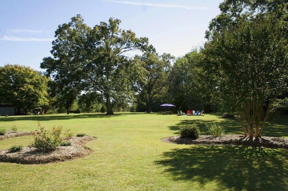 Seven Oaks Inn Bed And Breakfast Highpoint Exterior foto